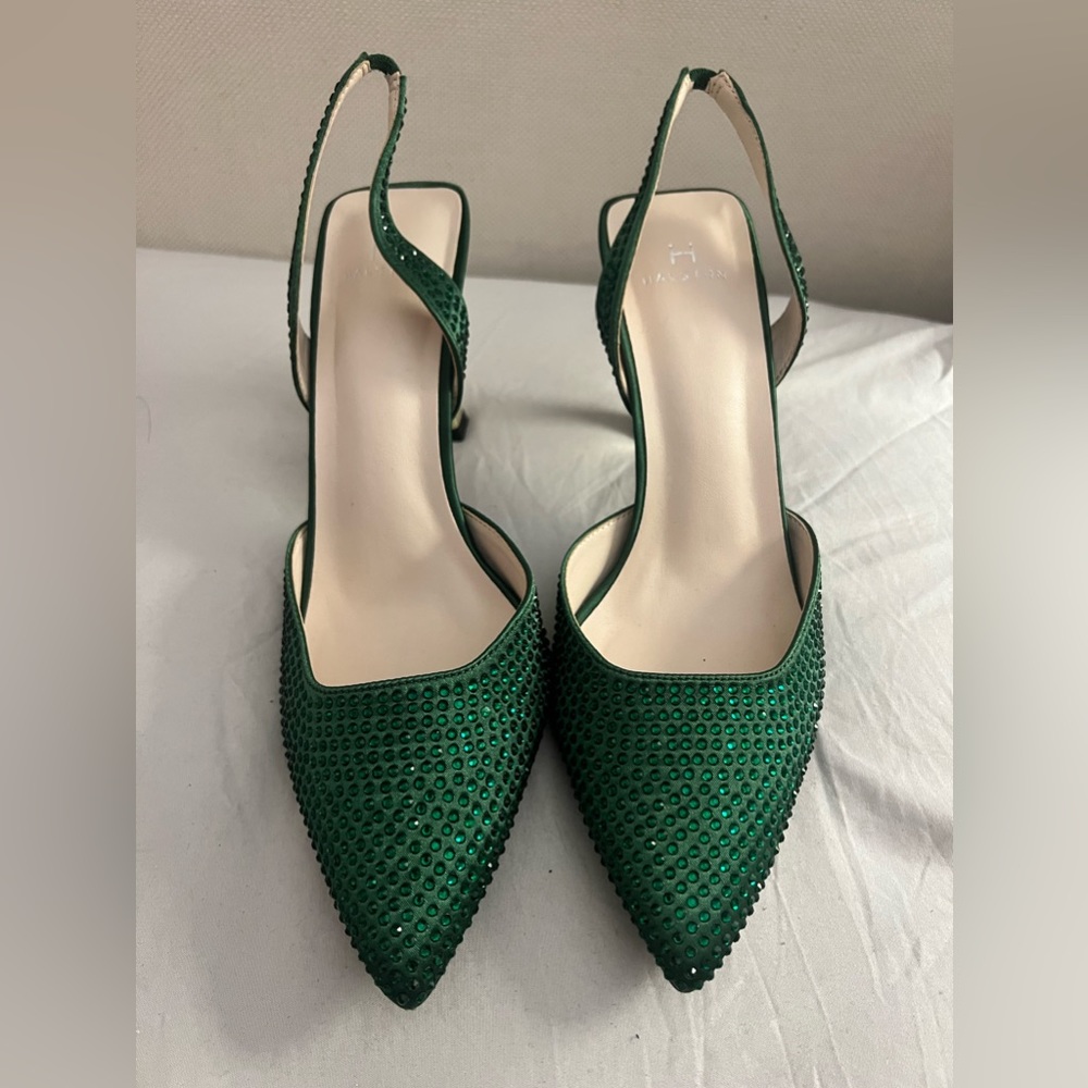 H HALSTON Hawaii Embellished Pump